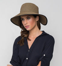 Load image into Gallery viewer, Model Front: Hat Santorini Imp Fem Mescla UPF50+