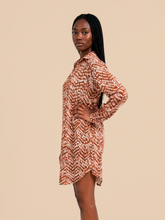 Load image into Gallery viewer, Image 03: Beach Shirt Cover-Up β Tie-Dye, UPF50+