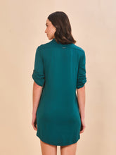 Load image into Gallery viewer, Model Back: Shirtdress Copenhagen Petroleo UPF50+