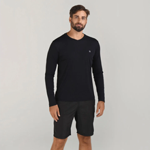 Load image into Gallery viewer, Model Front: Uv Line Fitness Top Sport Fit Ml Preto Msc