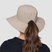 Load image into Gallery viewer, Model Back: Hat California Nac Fem Sand UPF50+