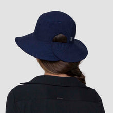 Load image into Gallery viewer, Model Back: Hat California Nac Fem Navy Blue UPF50+