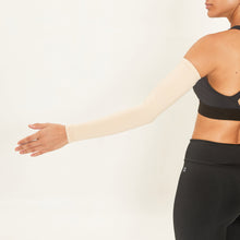 Load image into Gallery viewer, Model Back: Uv Line Glove Long Sleeve Uni Beige Upf50+