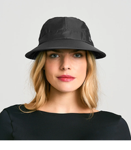 Load image into Gallery viewer, Model Front: Visor Nice Fem Black UPF50+