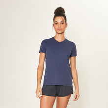 Load image into Gallery viewer, Women's rash vest sport fit navy UPF50+