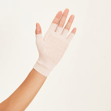 Load image into Gallery viewer, Model Back: Uv Line Glove Short Gloves Anti-Aging Uni Nude Upf50+