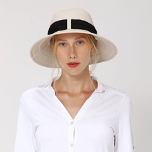 Load image into Gallery viewer, Model Front: Hat Paris Ville L Fem Sand UPF50+