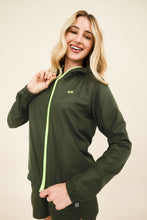 Load image into Gallery viewer, Gallery: Uv Line Fitness Cover Up Bag-Foldable Windbreaker Jacket Verde Militar