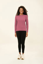 Load image into Gallery viewer, Model Front: Uv Line Rash Guard Camiseta Uvpro Br Ml Malva Upf50+