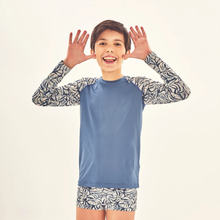 Load image into Gallery viewer, Image 04: Uv Line Rash Guard Rash Guard Kids Costela Aco Off White Upf50+
