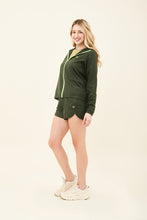Load image into Gallery viewer, Image 05: Uv Line Fitness Cover Up Bag-Foldable Windbreaker Jacket Verde Militar
