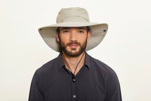 Load image into Gallery viewer, Model Front: Hat Safari L Masc Sand UPF50+
