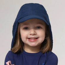 Load image into Gallery viewer, Model Front: Uv Line Flap Hat Legionario Basic Kids Marinho Upf50+
