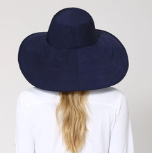 Load image into Gallery viewer, Model Back: Uv Line Floppy Hat Beverly Hills Marinho Upf50+
