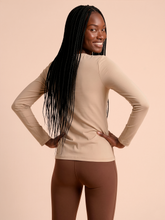Load image into Gallery viewer, Image 05: Longsleeve Fem New Fit Sand UPF50+
