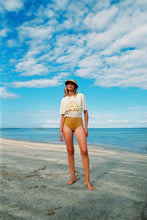 Load image into Gallery viewer, Image 09: Uv Line Fitness Top T-Shirt Solar Off White Upf50+
