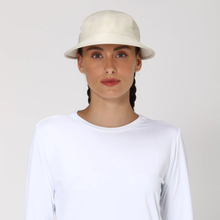Load image into Gallery viewer, Model Front: Uv Line Caps Visor Nice Fem Sand Upf50+

