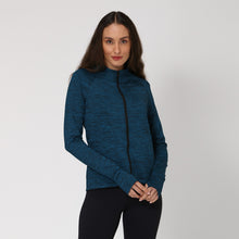 Load image into Gallery viewer, Model Front: Uv Line Fitness Top Casaco Newfit Petroleo Upf50+
