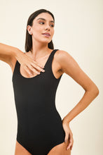 Load image into Gallery viewer, Image 04: Uv Line One-Piece Maio Swim Textura Preto Upf50+
