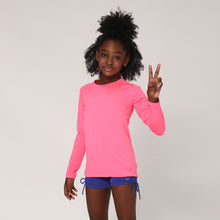 Load image into Gallery viewer, Model Front: Uv Line Rash Guard Camiseta Uvlight Pink Fluor Spf50+
