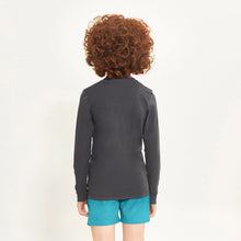Load image into Gallery viewer, Model Back: Uv Line Rash Guard Longsleeve Uvpro Kids Preto Upf50+
