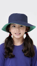 Load image into Gallery viewer, Model Front: Hat California Inf Navy Blue Lagoa UPF50+
