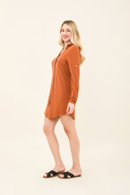 Load image into Gallery viewer, Image 02: Uv Line Shirtdress Shirtdress Copenhagen Caramelo Upf50+
