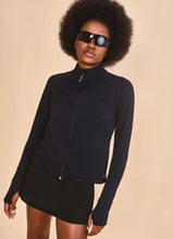 Load image into Gallery viewer, Image 03: Uv Line Rash Guard Jacket Fem New Fit Black Upf50+
