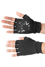 Load image into Gallery viewer, Model Front: Uv Line Glove Short Glove Black Upf50+
