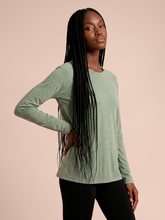 Load image into Gallery viewer, Gallery: Women's Long Sleeve Rash Guard — Green, UPF50+
