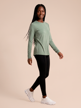 Load image into Gallery viewer, Image 03: Women's Long Sleeve Rash Guard — Green, UPF50+
