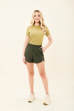Load image into Gallery viewer, Short Race Verde Militar UPF50+
