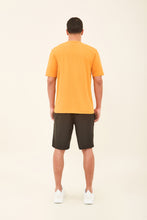 Load image into Gallery viewer, Model Back: Uv Line Rash Guard Longsleeve Uvpro Laranja Upf50+
