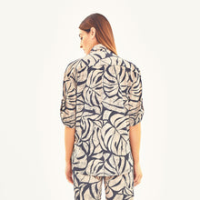 Load image into Gallery viewer, Model Back: Uv Line Beach Top Shirt Copa Costela Off White Upf50+
