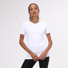Load image into Gallery viewer, Model Front: Uv Line Fitness Top T-Shirt Sport Fit Branco Upf50+
