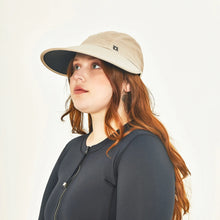 Load image into Gallery viewer, Visor Capri Colors Beige &amp; Black UPF 50+
