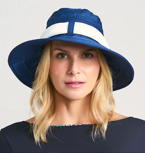 Load image into Gallery viewer, Hat Paris Ville Navy/White UPF50+

